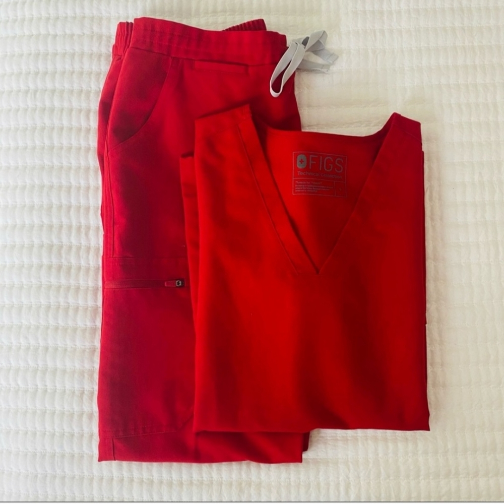 Red Figs Scrub Set